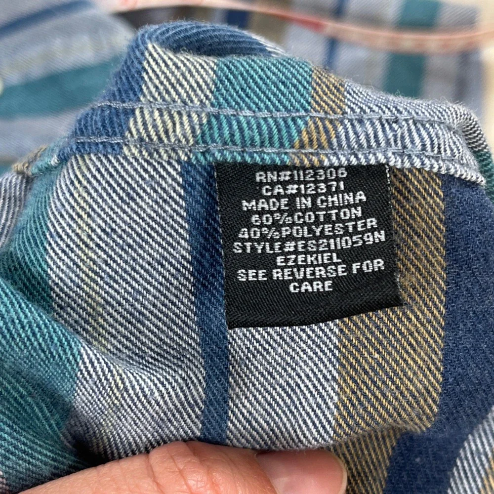 Ezekiel Y2K Mens Medium Blue Teal Striped Short Sleeve Button Down Shirt